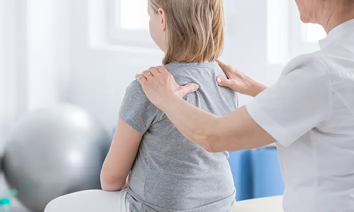 ¿Qué debemos saber sobre escoliosis pediátrica?